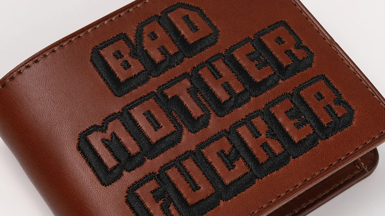 BMF財布 刺繍 栃木レザー / パルプフィクション | ビンセントベガ
