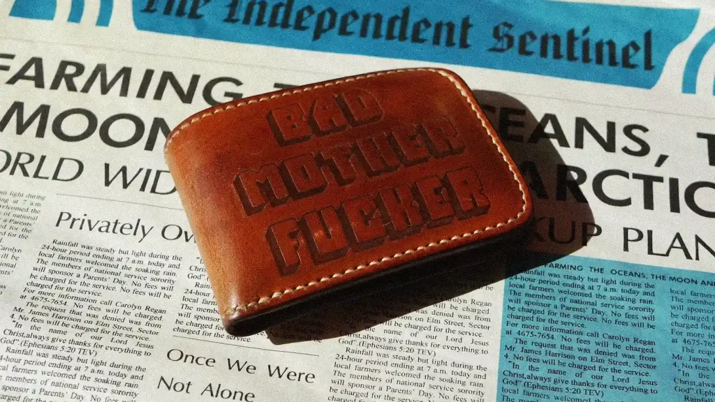 BMF財布 経年変化 パルプフィクション 革匠 黒羽